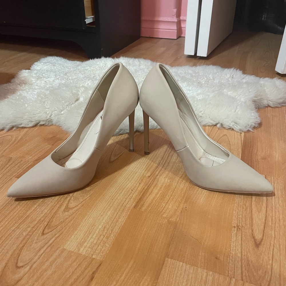 Size 7 Pumps Nude Cream Heels